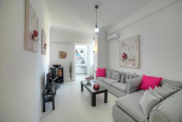 Cosy Apartment In Glyfada Center Athen Exterior foto
